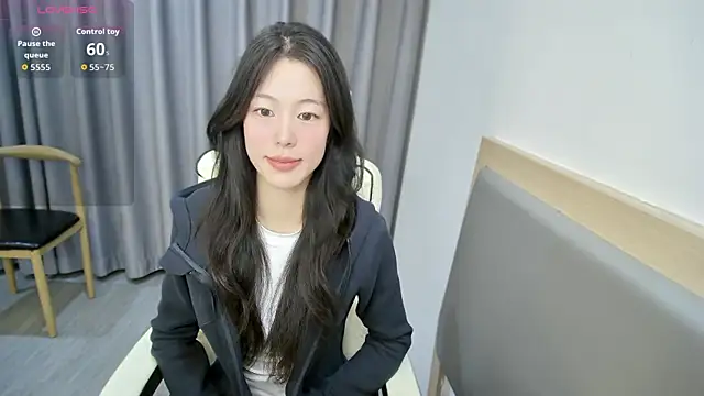 Snapshot of yizhixiaolulu chatting on 04.06.26 yizhixiaolulu online show from 04.06.26