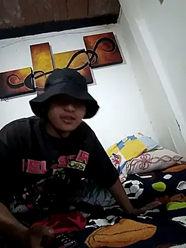 NaughtySync luminair online show from 04.18.26