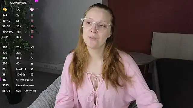 Snapshot of JessieWayy chatting on 05.15.26 JessieWayy online show from 05.15.26