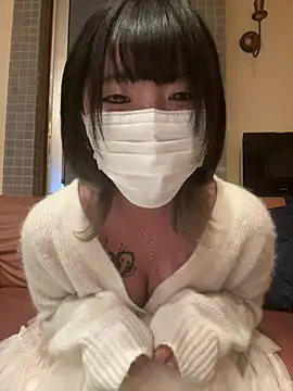 Snapshot of o_Yuki_o chatting on 05.10.26 o Yuki o online show from 05.10.26
