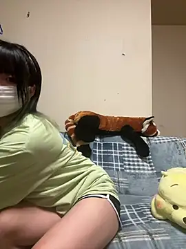 Snapshot of o_Yuki_o chatting on 05.18.26 o Yuki o online show from 05.18.26