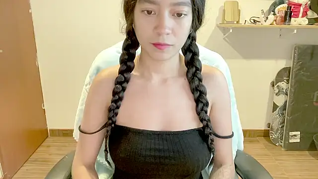 Snapshot of _Oxxme chatting on 05.01.26 Oxxme online show from 05.01.26