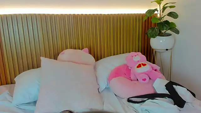 Snapshot of loly_berry chatting on 05.05.26 loly berry online show from 05.05.26
