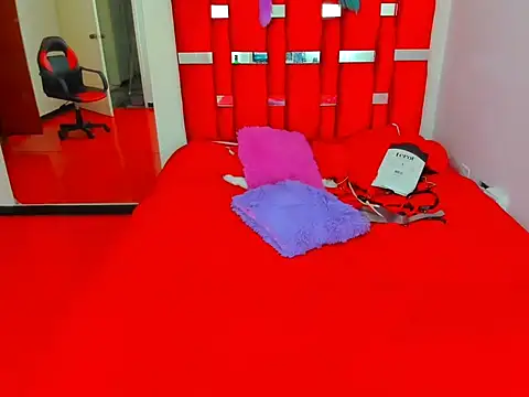 scarlett red 1 online show from 05.02.26