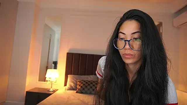 YunaYum online show from 04.22.26