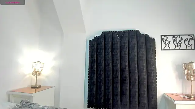 Snapshot of medoly03 chatting on 04.25.26 medoly03 online show from 04.25.26