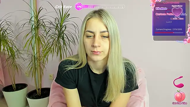 Snapshot of Monica_Luno chatting on 05.22.26 Monica Luno online show from 05.22.26