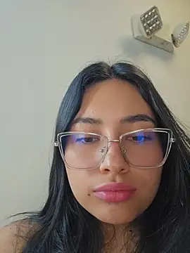Snapshot of VioletRousee chatting on 06.22.26 VioletRousee online show from 06.22.26