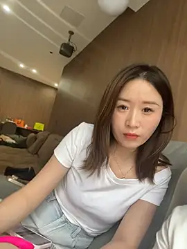 Snapshot of qin205205 chatting on 06.24.26 qin205205 online show from 06.24.26