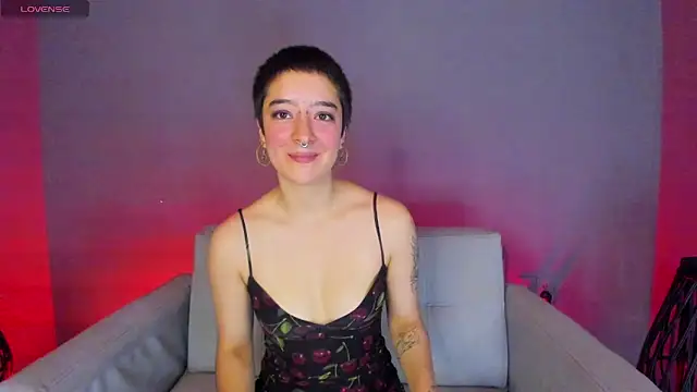 Snapshot of Atheena__ chatting on 04.11.26 Atheena online show from 04.11.26