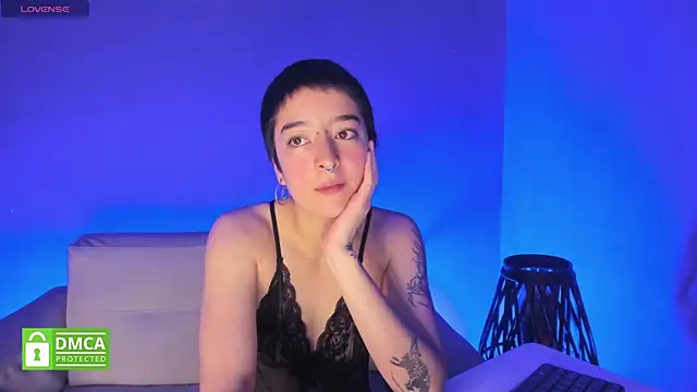 Snapshot of Atheena__ chatting on 05.02.26 Atheena online show from 05.02.26