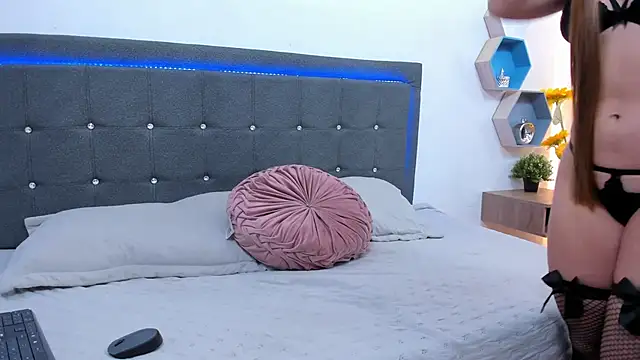 NatashaDiamond online show from 04.18.26