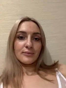 lovencat online show from 04.17.26