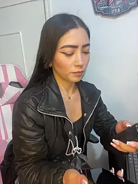 AMBERBUNNY  online show from 05.02.26