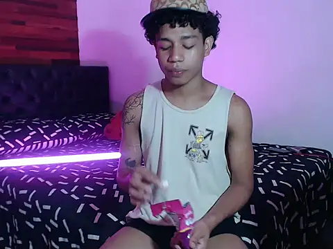 aarom  online show from 04.17.26