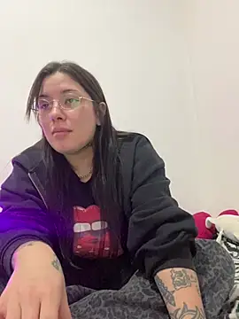 Snapshot of cherryxxox chatting on 04.30.26 cherryxxox online show from 04.30.26