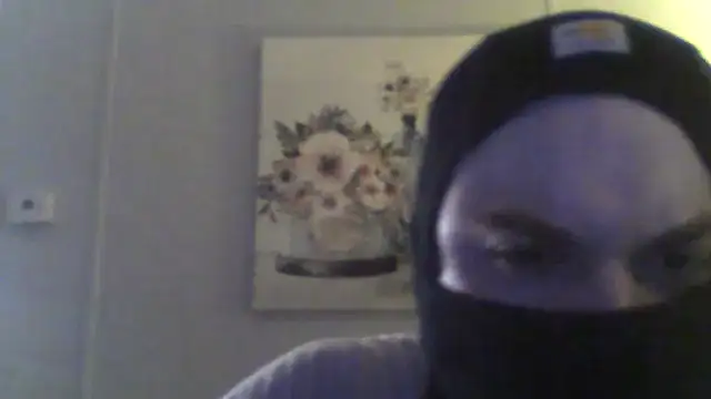 Snapshot of MrBiggles69 chatting on 04.10.26 MrBiggles69 online show from 04.10.26