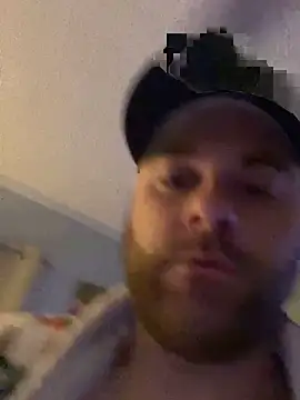 Snapshot of MrBiggles69 chatting on 04.11.26 MrBiggles69 online show from 04.11.26