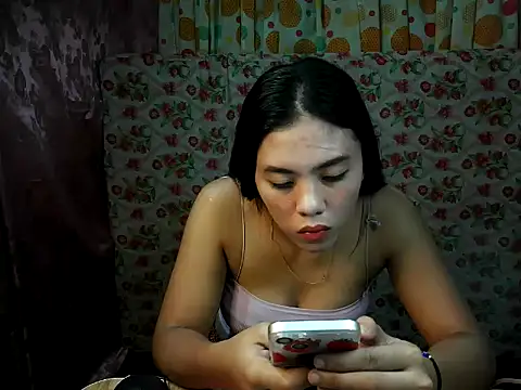 Snapshot of katarinaxxxx chatting on 05.15.26 katarinaxxxx online show from 05.15.26