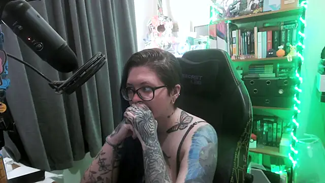 CaptivatedTate online show from 04.09.26