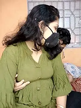 Snapshot of hornycouple096 chatting on 05.01.26 hornycouple096 online show from 05.01.26