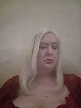 Snapshot of Julia20X chatting on 06.12.26 Julia20X online show from 06.12.26