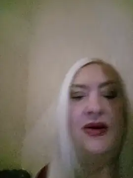 Snapshot of Julia20X chatting on 06.14.26 Julia20X online show from 06.14.26