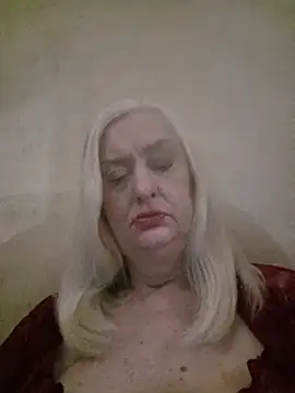 Snapshot of Julia20X chatting on 06.17.26 Julia20X online show from 06.17.26