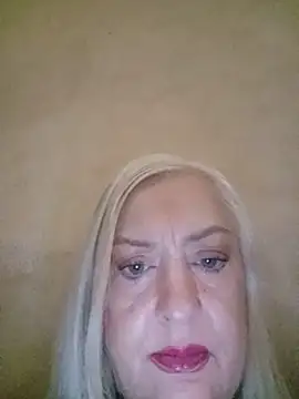 Snapshot of Julia20X chatting on 06.19.26 Julia20X online show from 06.19.26