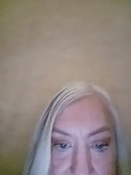 Snapshot of Julia20X chatting on 06.25.26 Julia20X online show from 06.25.26