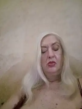 Snapshot of Julia20X chatting on 07.04.26 Julia20X online show from 07.04.26