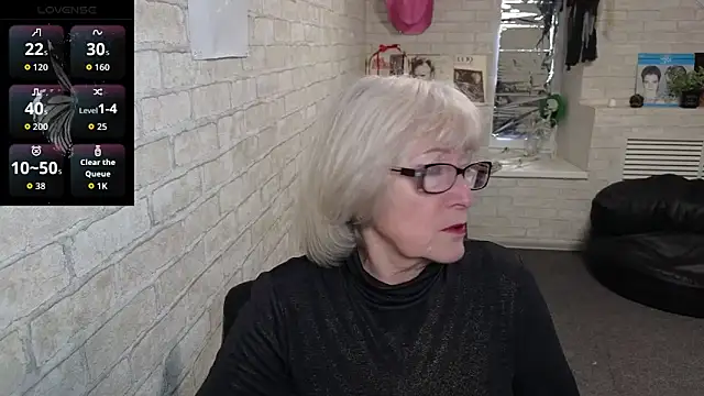 Zuri Zodiac online show from 04.10.26