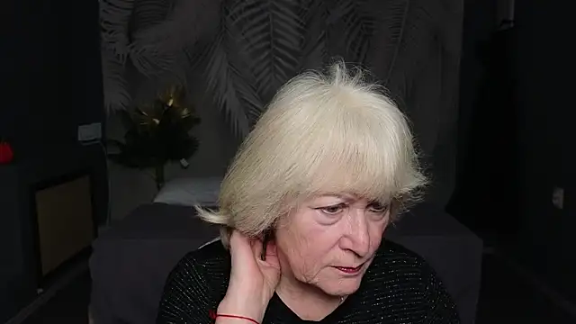 Zuri Zodiac online show from 04.27.26