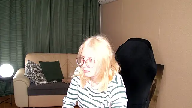 Lily Spark  online show from 05.29.26
