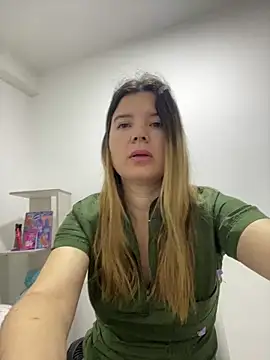 Snapshot of amelia_16 chatting on 06.17.26 amelia 16 online show from 06.17.26