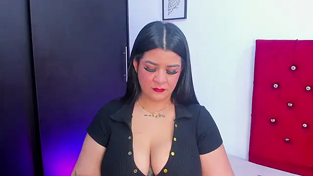 Snapshot of Katty_West chatting on 04.15.26 Katty West online show from 04.15.26