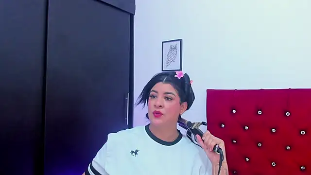 Snapshot of Katty_West chatting on 05.04.26 Katty West online show from 05.04.26
