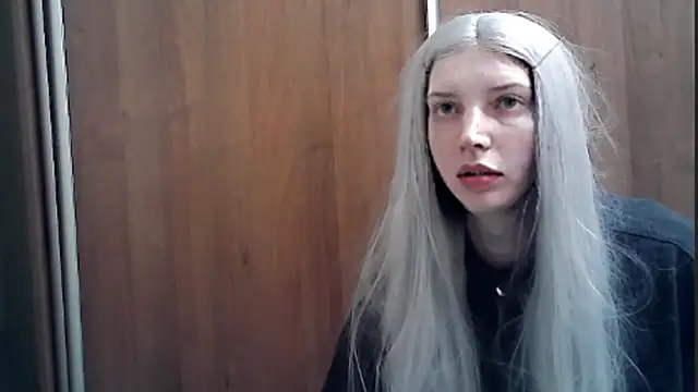 Crimson Lady online show from 05.15.26