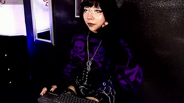 KiomyVamp online show from 04.25.26