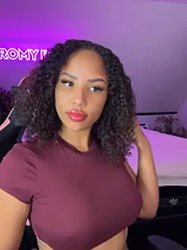 Snapshot of princessromyindy chatting on 04.28.26 princessromyindy online show from 04.28.26