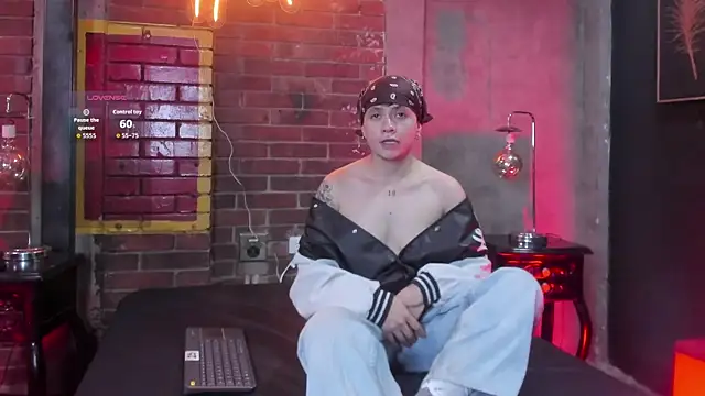 Snapshot of MissaelRossi chatting on 04.10.26 MissaelRossi online show from 04.10.26