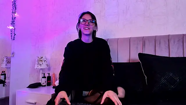 Snapshot of Alis_Roze chatting on 07.18.26 Alis Roze online show from 07.18.26