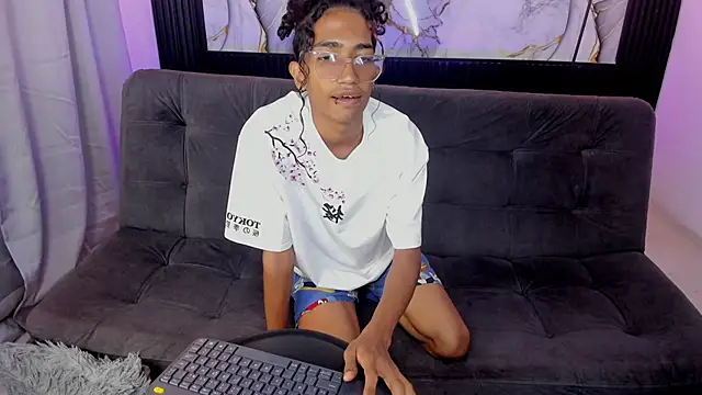 triiangel latinboy online show from 05.25.26