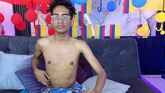 triiangel latinboy online show from 07.06.26