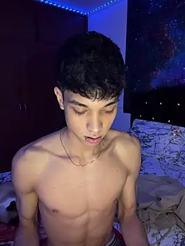 Snapshot of RoughDiamond_ chatting on 04.11.26 RoughDiamond online show from 04.11.26