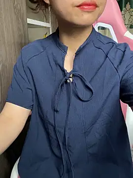 Snapshot of mayha11 chatting on 04.13.26 mayha11 online show from 04.13.26