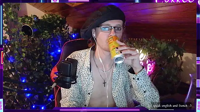 SkinnyAlex1312 online show from 04.22.26