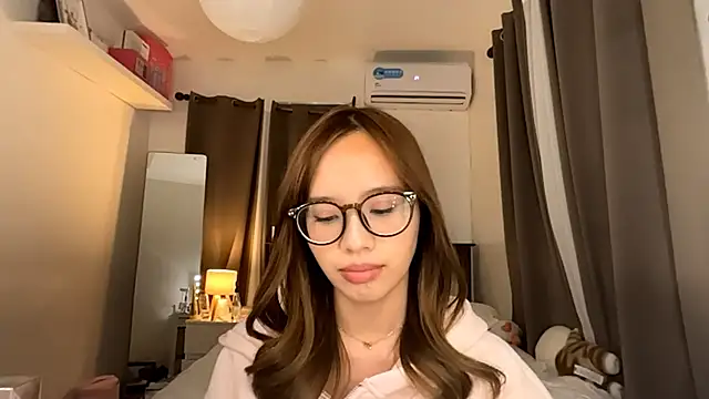 VondaHolmquest online show from 04.11.26