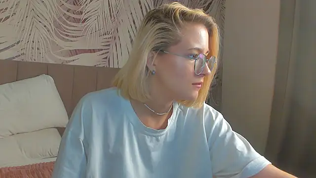 Lizzyvega online show from 04.28.26