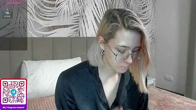 Lizzyvega online show from 05.25.26